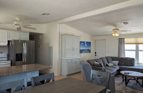 Sands House | The Friendly Pelican 2-BDR 2-BATH on a canal w/AC in Big Pine Key