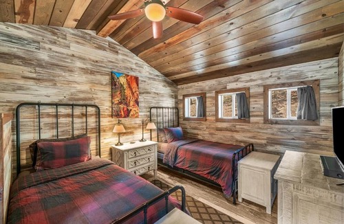 Zion National Park East Entrance House | The Front Porch, Secluded Mountain Retreat Zion