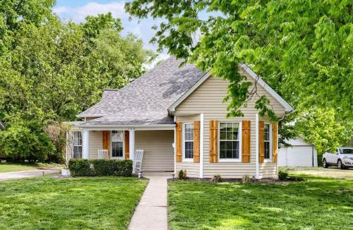 Troy House | The Frontier House
