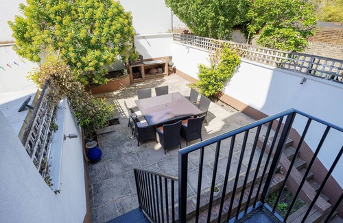 Fulham Broadway Apartment | The Fulham Garden Maisonette, by Veeve