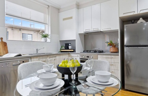 St. Kilda East Apartment | The Fulton Residence