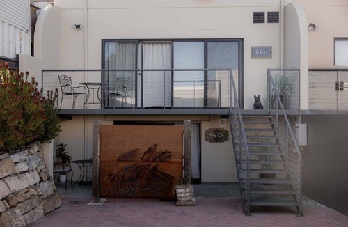 Hobart Central Business District Apartment | The Funky Den on Warwick