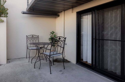 Hobart Central Business District Apartment | The Funky Den on Warwick