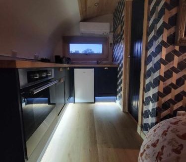 Newton Stewart House | The Galloway Steading - The Fox's Den with Preheated Hot Tub and Fire Pit