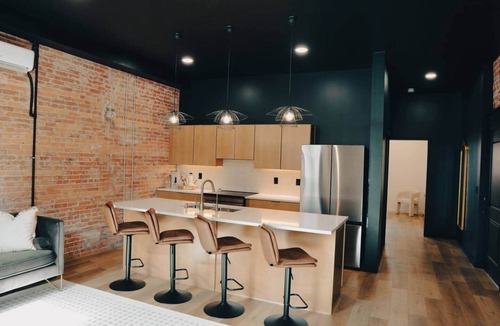 Sidney Apartment | The Garage - Par 2