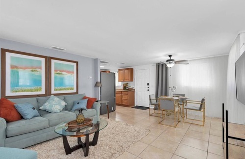 Pinellas Park Bed & Breakfast | The Garden Breeze Side B