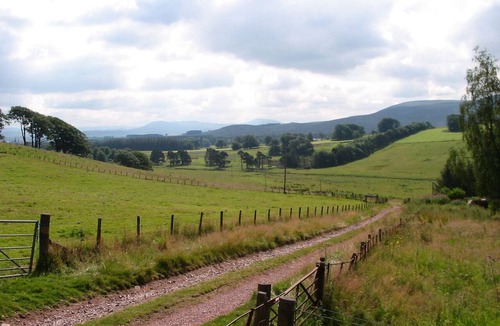 Biggar Cottage | The Gardener's House, Charming Red Brick Cottage with Stunning Views of Tinto – Family and Pet Frien