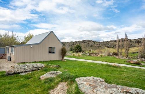 Alexandra House | The Gate Keepers Cottage - Alexandra Cottage