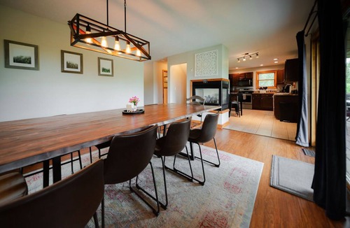 Logan Cabin | The Gathering | Hocking Hills, Hot Tub, Pond