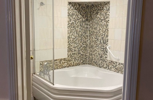 Pangbourne Hotel | The George Hotel