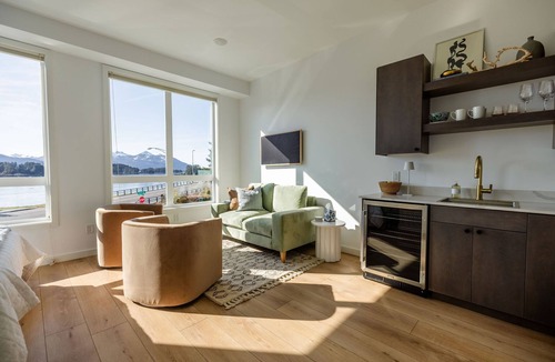 Sitka Apartment | The Georgie Studio/1Bath Located in the heart of Downtown