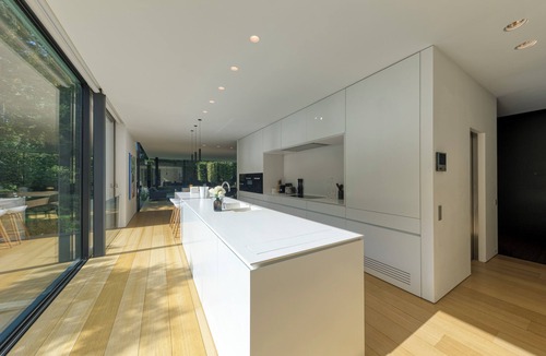 Ukkel Villa | The Glass Manor