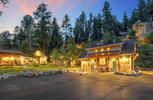 Woodland Park Cabin | The GLEN -Private 7 Acre Retreat 2 Cabins Spa Sauna -Renewal in God's Creation.