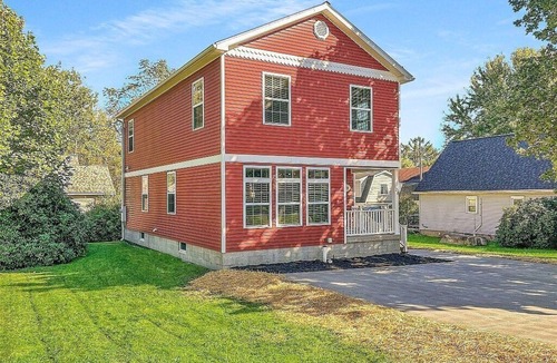 Edinboro House | The Glenshaw- Spacious 5 bedroom home on Lakeside Edinboro