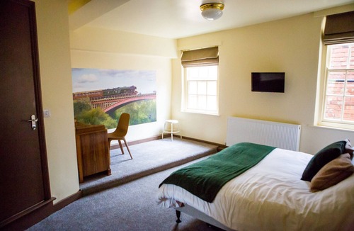 Bridgnorth Bed & Breakfast | The Golden Lion Inn