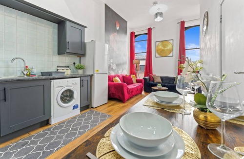 Birmingham City Centre Apartment | The Goldsmith 3BR Apt, Birmingham JQ with Parking