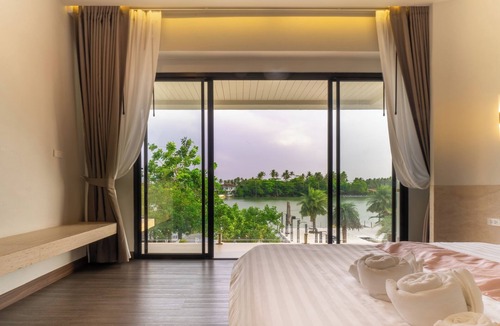 Samut Songkhram Hotel | The Grace Amphawa Resort