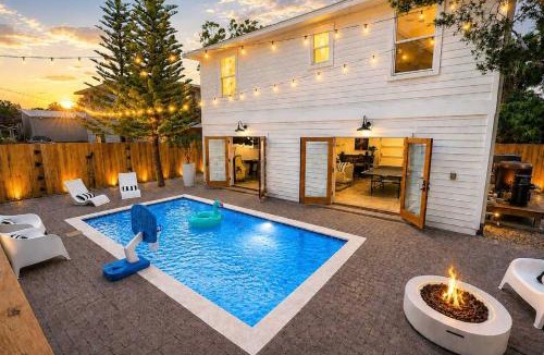 St. Augustine House | The Grand Augustine l Heated Pool l Walk to DNTN