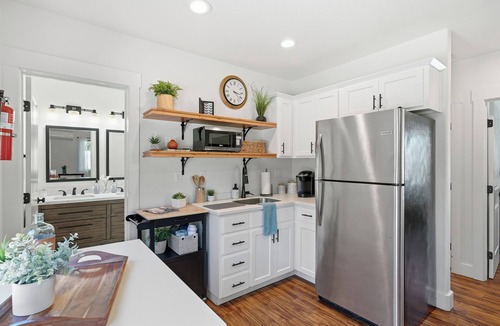 Boulder Creek House | The Grand Gathering - Two Homes - Sleeps 14 - Trails + Prime Redding Location