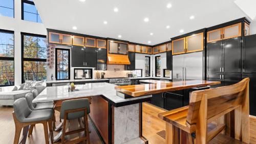 Mount Mourne House | The Grand on Greenbay by AvantStay