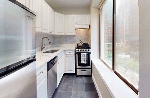 Midtown East Apartment | The Grand VIII Vibe 8637