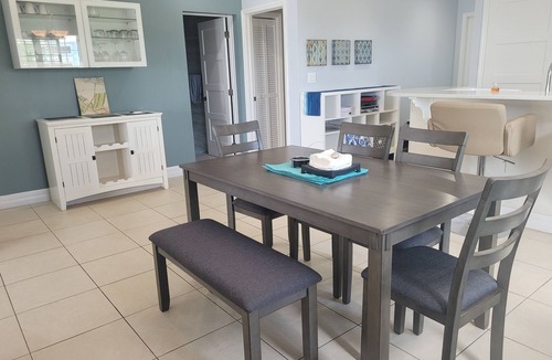 Seven Mile Beach Condo | The Grandest of Grandviews on 7 Mile Beach! 2nd floor 2 bed-2 bath beachfront!
