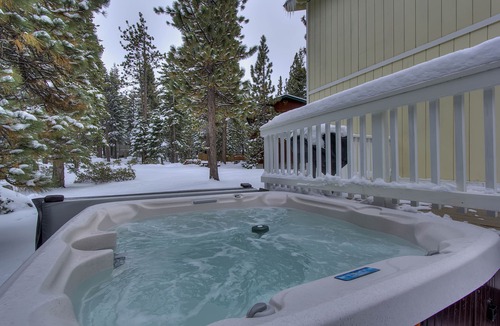 Lower Kingsbury House | The Granite Springs Hideaway. Close to down town, BBQ, Hot Tub (SL145)