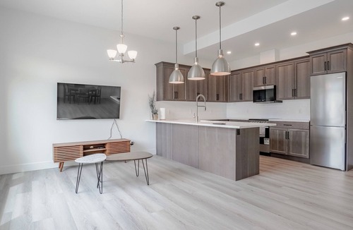 Osoyoos Cottage | The Great Osoyoos Escape Bottom Suite