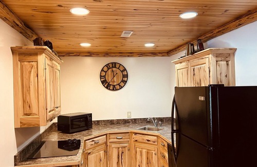 Dundee Cabin | The Great Outdoors Suite: Luxury Lodge Suite in Amish Country, Ohio.