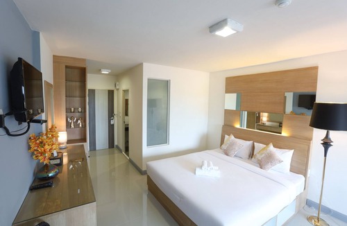 San Sai Hotel | The Greenery Central Suites