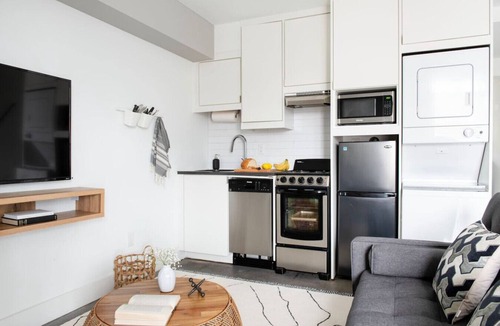 Virginia Highland Apartment | The Greta – Walkable Downtown Atlanta + Rooftop