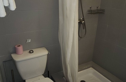 Limoux Apartment | The Grizzlies