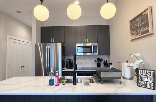 St. Louis Apartment | The Grove Studio, Manchester Ave:Near Forest Park