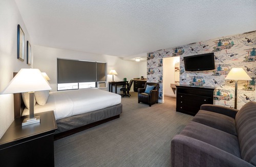 Fairmount Park Hotel | The Grove West Seattle Inn