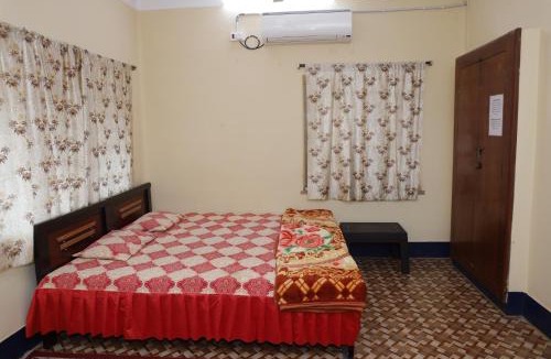 Hyderabad Apartment | THE GUEST HOUSE - 1 Room AC for 4 Guests & 2 BHK AC for 4-10 Guests for Families & Friends