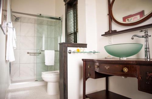 Marietta Hotel | The Hackett Hotel