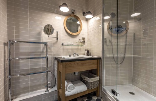 Weybridge Hotel | The Hand & Spear