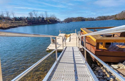 Six Mile House | The Hangout at Lake Keowee with Hot Tub & Dock!