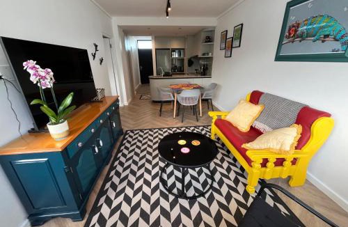 George Apartment | The Happy Chameleon