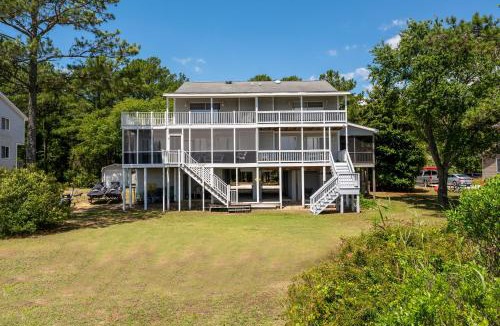 Piney Island House | The Happy Crab