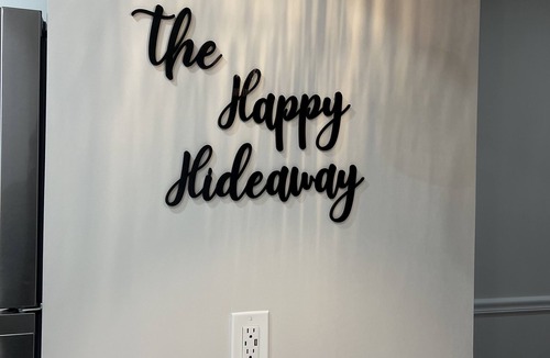 Norwich Apartment | The Happy Hideaway, steps from Spa and 1 mile to Mohegan Sun