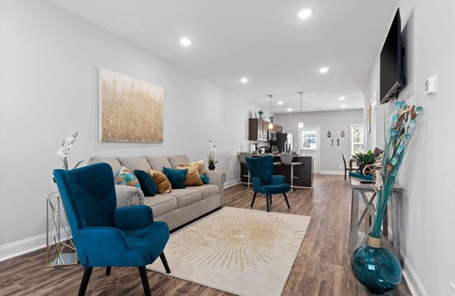 Clarksville House | The Happy Place-40 minutes to Downtown Nashville!