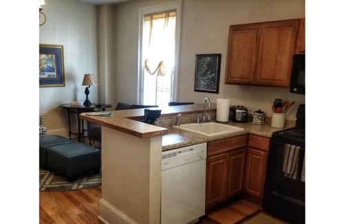 Glendale Apartment | The Harkness One Bedroom Apartment