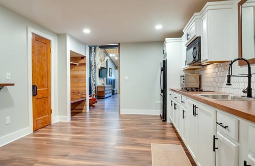 Tomahawk Apartment | The Harris Inn – Unit 1 | Tomahawk WI | On the Trails |Sauna