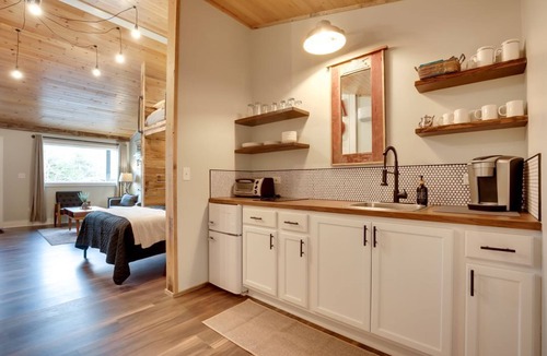 Tomahawk Apartment | The Harris Inn – Unit 3 | Tomahawk WI | On the Trails