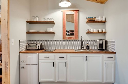 Tomahawk Apartment | The Harris Inn – Unit 3 | Tomahawk WI | On the Trails