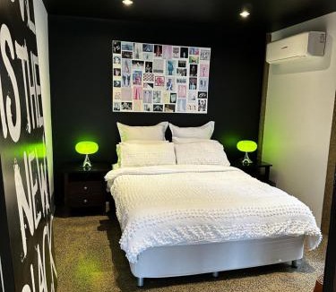 Hawthorne Apartment | The Hawthorne