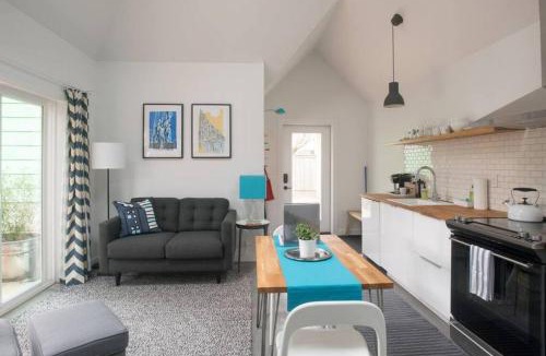 Sunnyside House | The Hawthorne Hideaway
