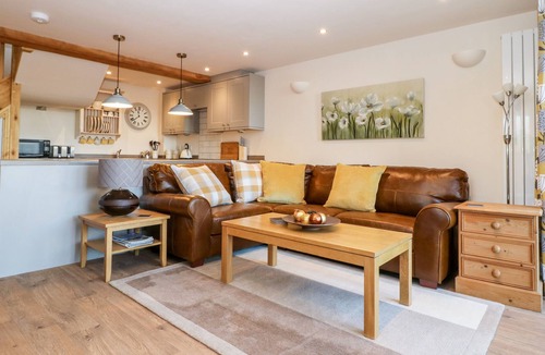 Spofforth Cottage | THE HAYLOFT, romantic, with a garden in Spofforth