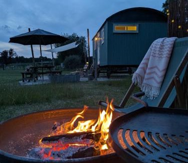 Sudbury House | The Hedgerow Hut